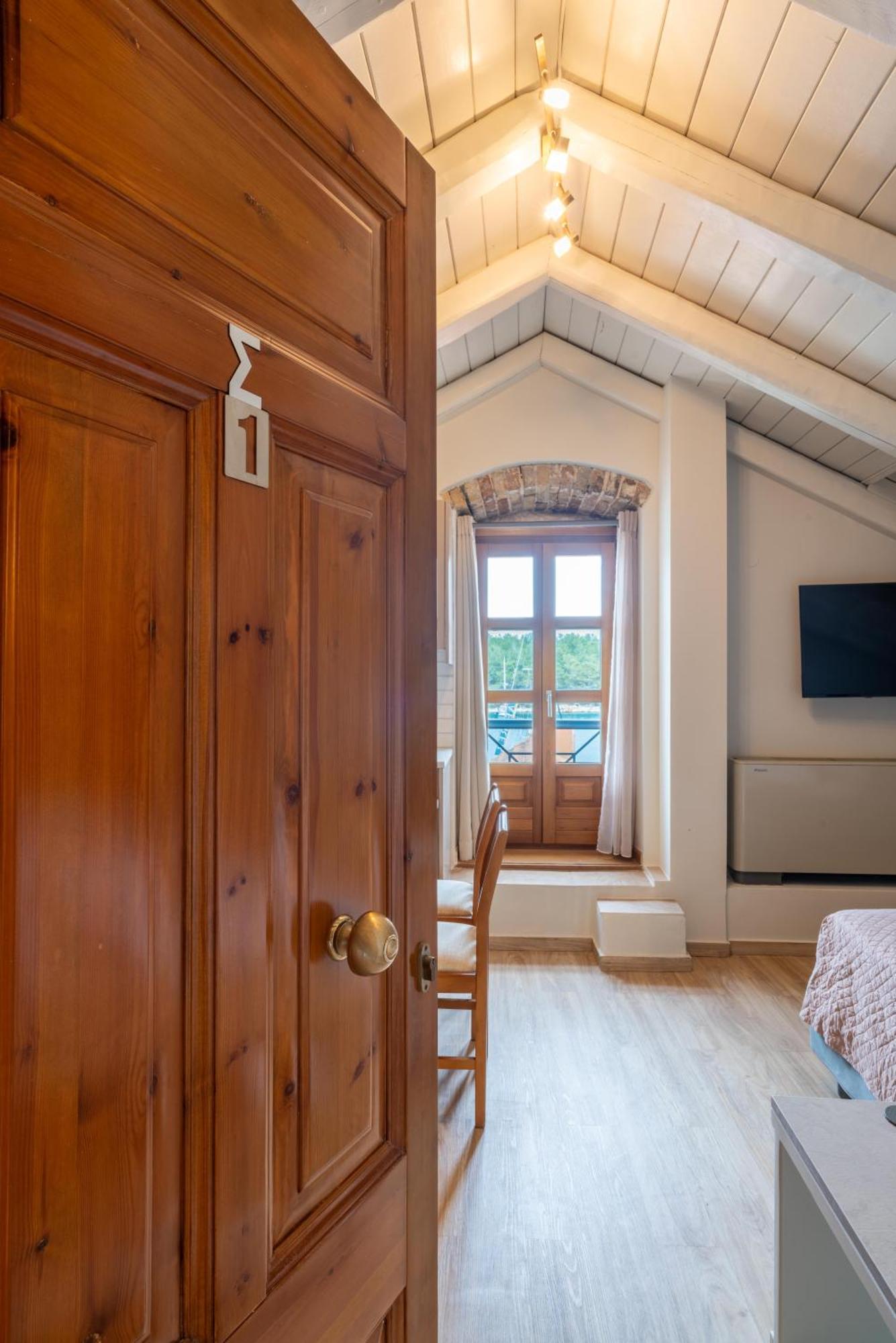 Authentic Suites In Fiscardo Fiszkárdo Kültér fotó
